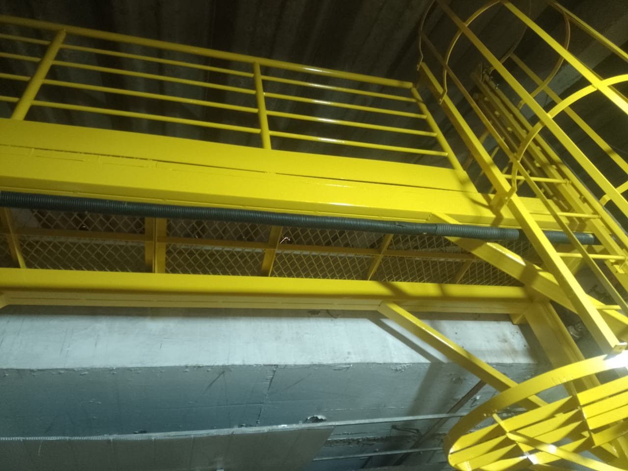 Plataforma Acesso Manutenção Prédio Tecno Miguel Burnier CIVIS PRO - Guarda corpo e proteções