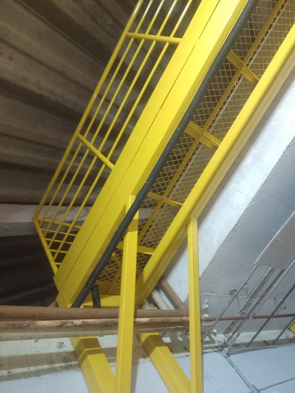 Plataforma Acesso Manutenção Prédio Tecno Miguel Burnier CIVIS PRO - Vista geral da estrutura