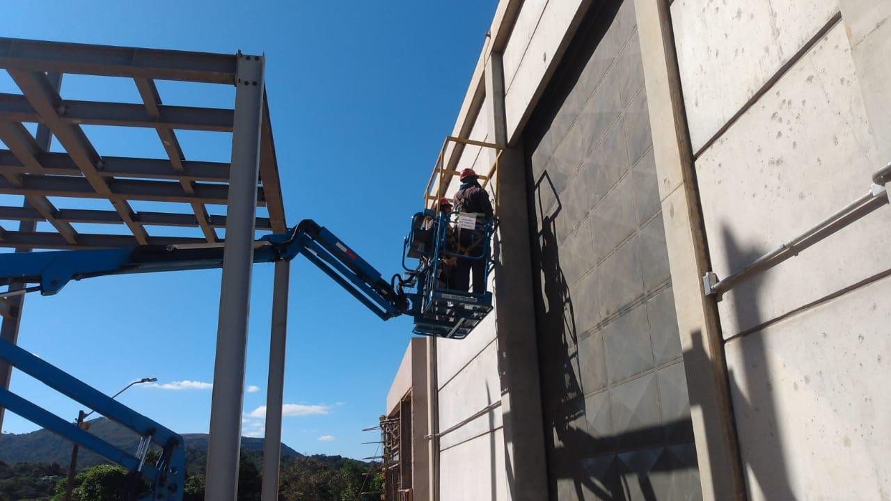 Cobertura Metálica Mina Brucutú CIVIS PRO - Detalhe de fixação