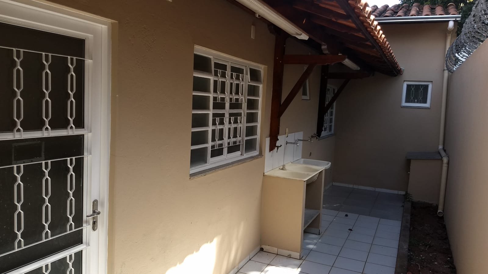 Área de serviço e lavanderia do imóvel